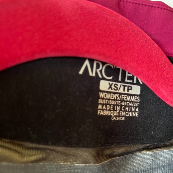 Arc'teryx Gortex Jacket - Women's XS - Picture 4 of 5